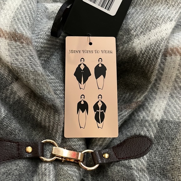 Altare NWT gray wrap. OS - Picture 5 of 5